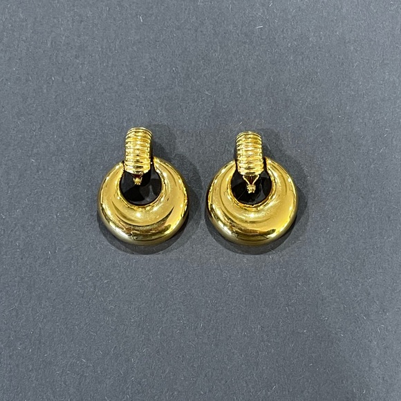 Monet Clip-on Earring - Picture 3 of 3